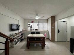 Blk 323 Jurong East Street 31 (Jurong East), HDB Executive #629299321